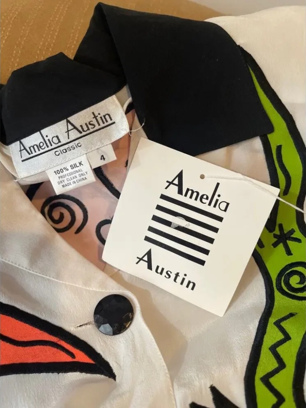 Vintage DEADSTOCK 80s Amelia Austin Graphic Embroidered Silk Copped Top NWT - Picture 3 of 7